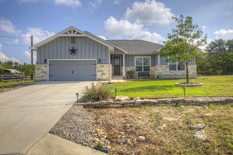 1720 Rocky Ridge Loop, Canyon Lake, TX 78133