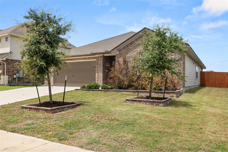 105 Saviano RD, Hutto, TX 78634