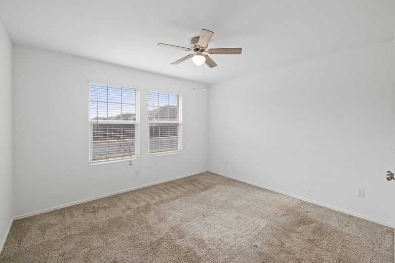 705 Bluejack Way, Hutto, TX 78634