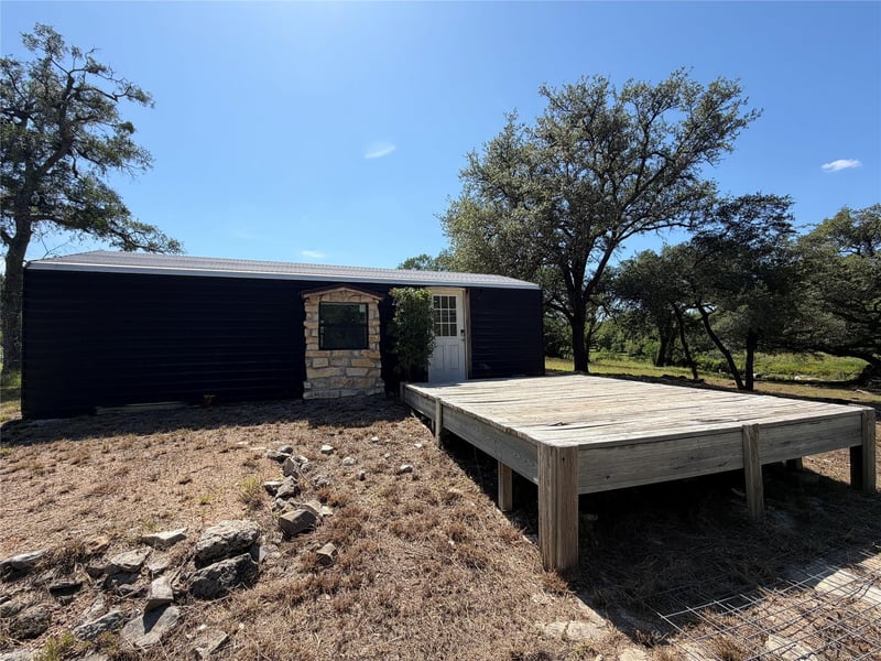17702 Sandy LN, Jonestown, TX 78645