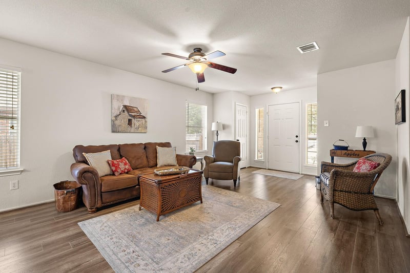1113 Burgess DR, Leander, TX 78641