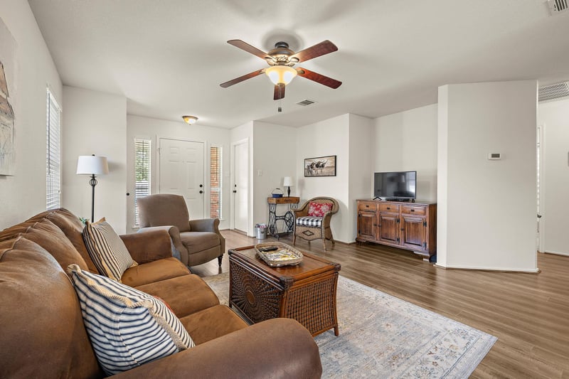 1113 Burgess DR, Leander, TX 78641
