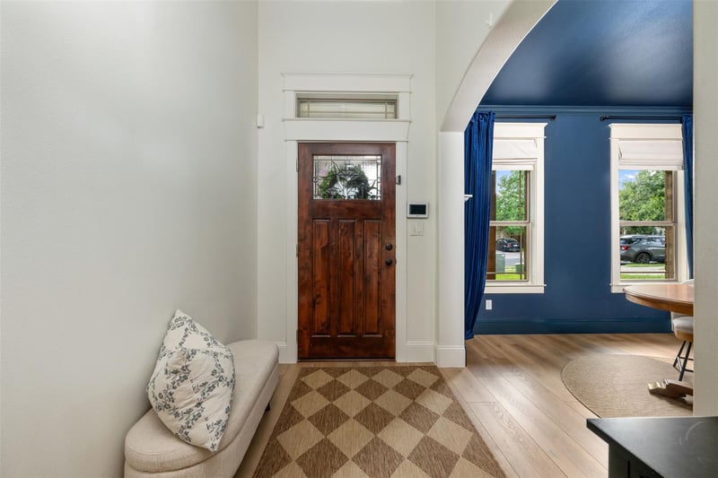 9725 Alex LN, Austin, TX 78748