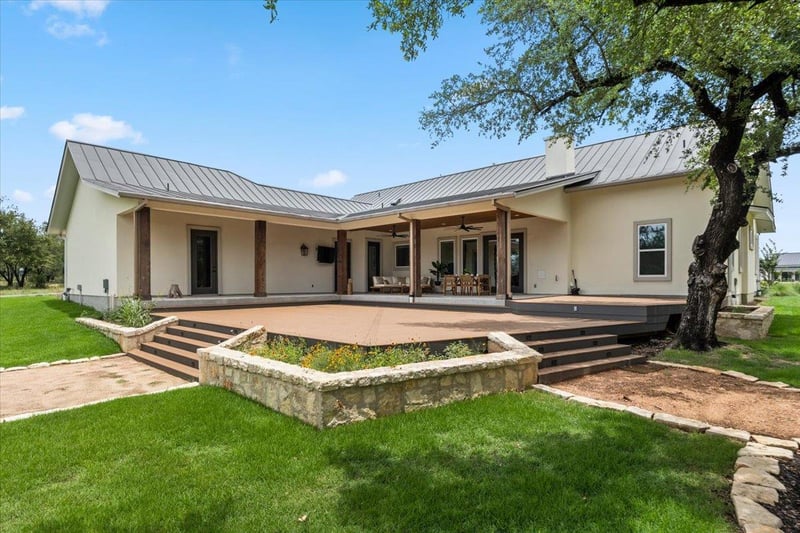 901 E Flying Owl DR, Johnson City, TX 78636