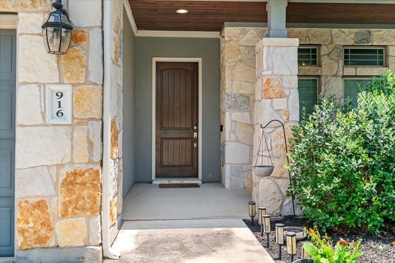916 Isaias DR, Leander, TX 78641