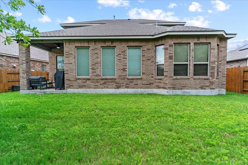 916 Isaias DR, Leander, TX 78641