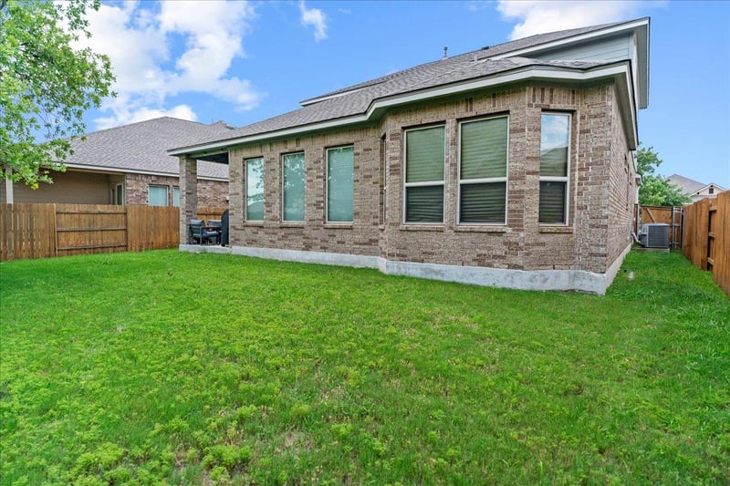 916 Isaias DR, Leander, TX 78641