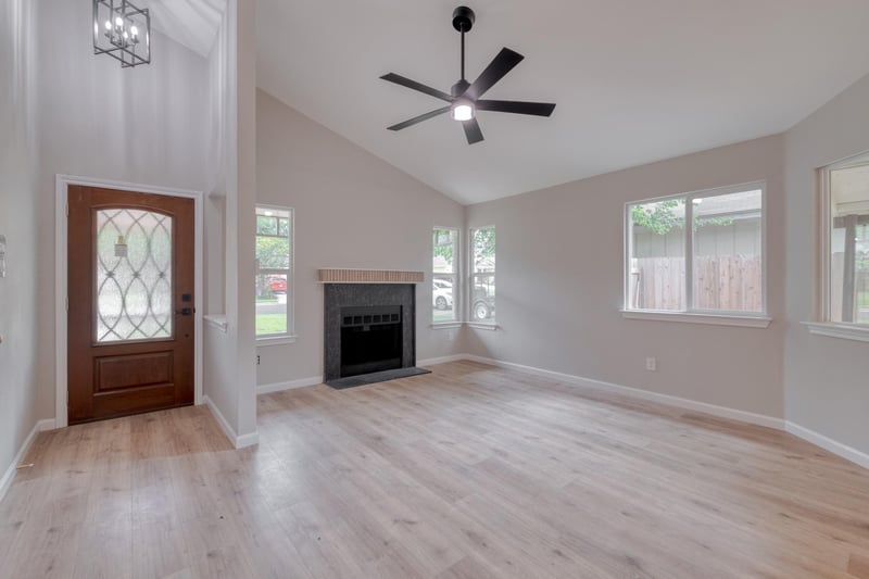 905 Wickfield LN, Austin, TX 78753
