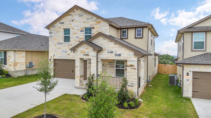 233 El Capitan Loop, Dripping Springs, TX 78620