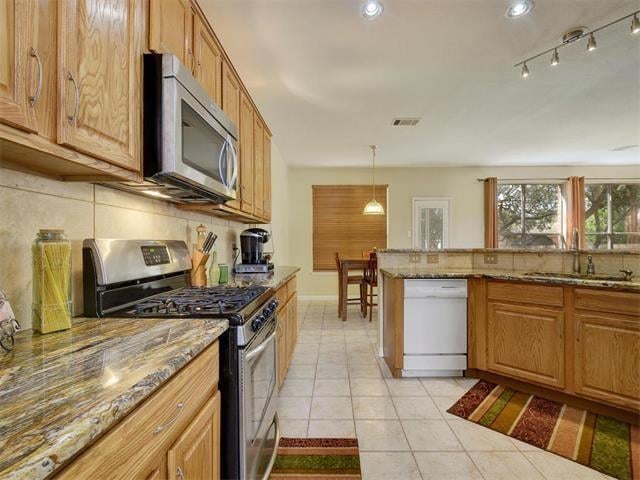 2400 Nan LN, Cedar Park, TX 78613