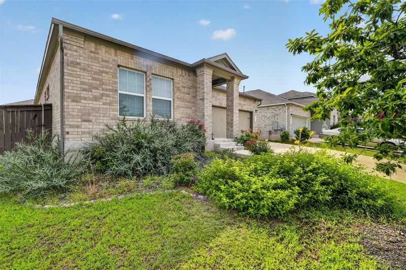 1301 Blackhaw LN, Leander, TX 78641