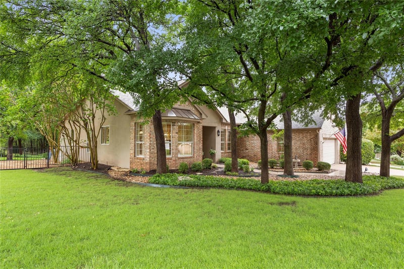 101 Yaupon LN, Georgetown, TX 78633