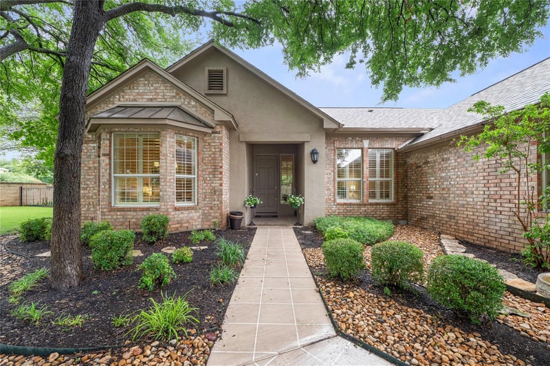 101 Yaupon LN, Georgetown, TX 78633