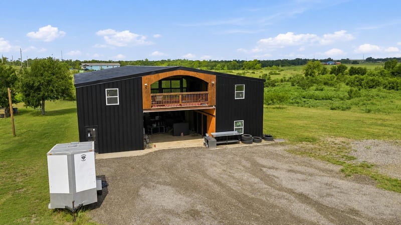1701 County Road 466, Elgin, TX 78621
