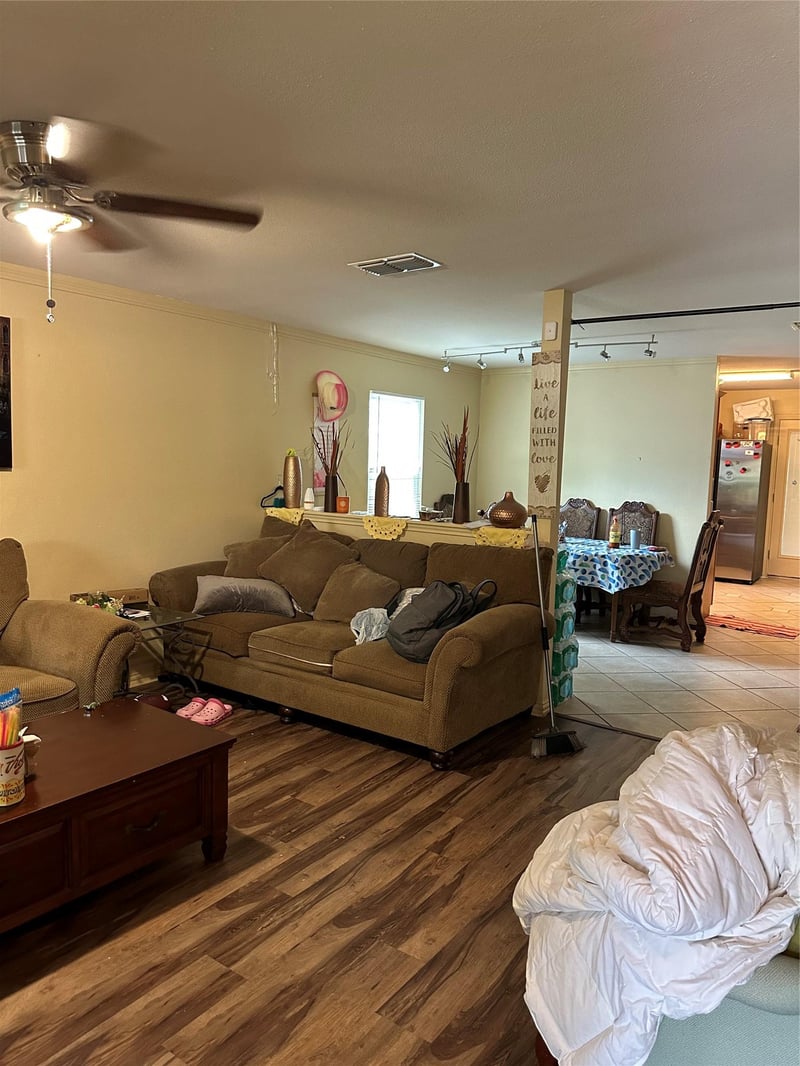 6913 Sabrina DR, Austin, TX 78747
