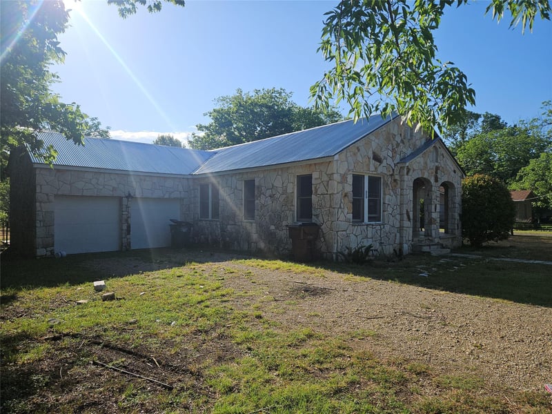 418 Wichita ST, Lockhart, TX 78644