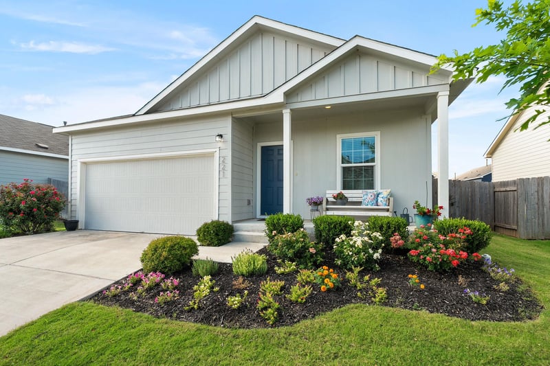 221 Gabriels Bluff DR, Georgetown, TX 78626
