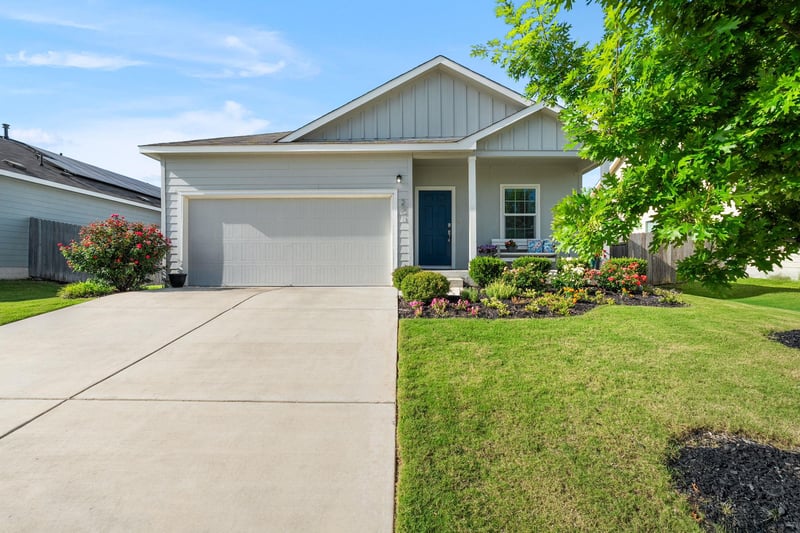 221 Gabriels Bluff DR, Georgetown, TX 78626