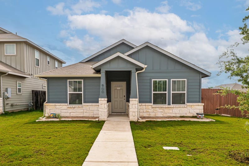 900 Main ST, Hutto, TX 78634