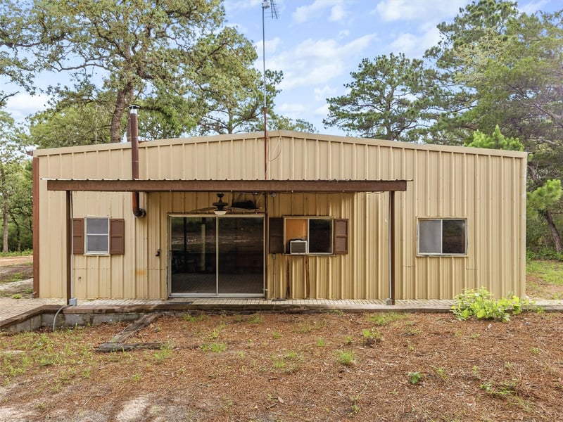 571 Pine Canyon DR, Smithville, TX 78957