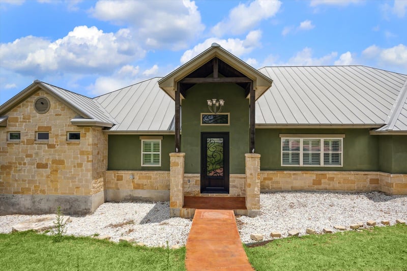 1889 Rush CRK, Canyon Lake, TX 78133