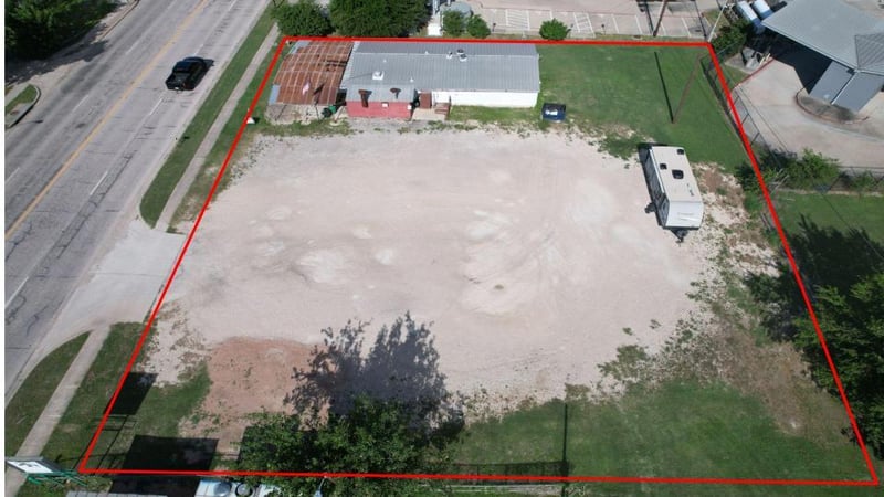 1107 2nd ST, Taylor, TX 76574