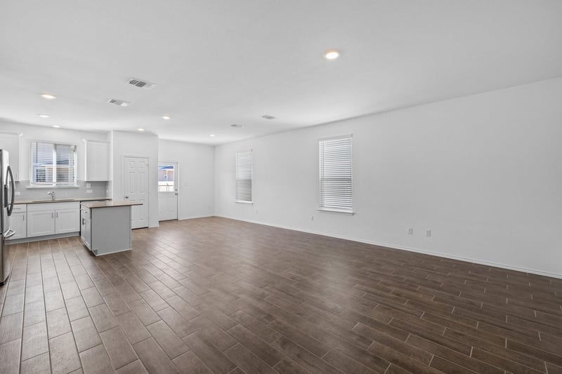 1605 Holly Lake DR, Leander, TX 78641