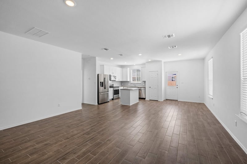 1605 Holly Lake DR, Leander, TX 78641