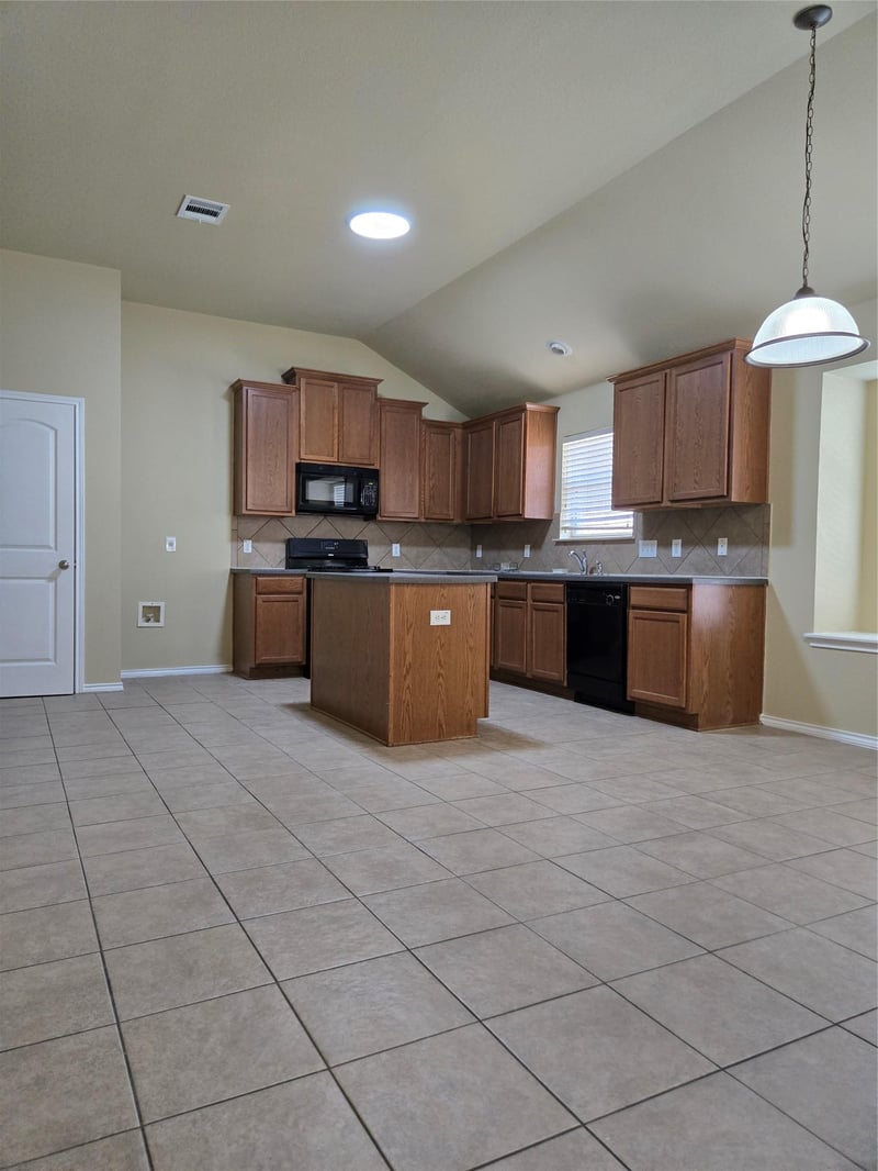 2118 Rachel LN, Round Rock, TX 78664