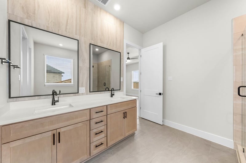 305 Luna Blue LN, Jarrell, TX 76537