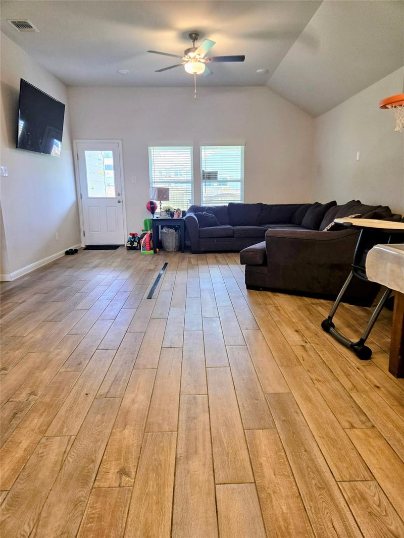 154 Arena DR, Liberty Hill, TX 78642