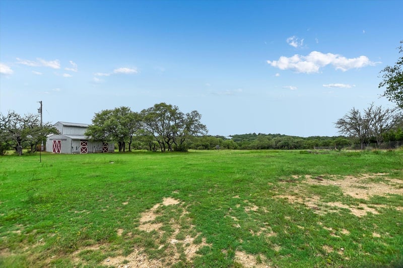 320 Valley Oak DR, Dripping Springs, TX 78620