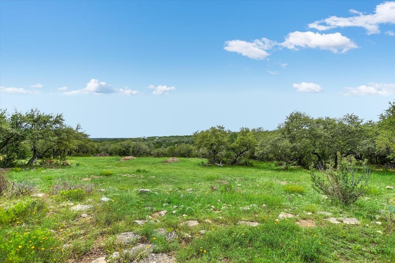 320 Valley Oak DR, Dripping Springs, TX 78620