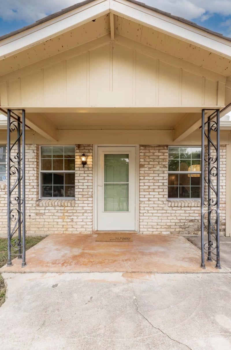 1303 Haynes ST, San Marcos, TX 78666