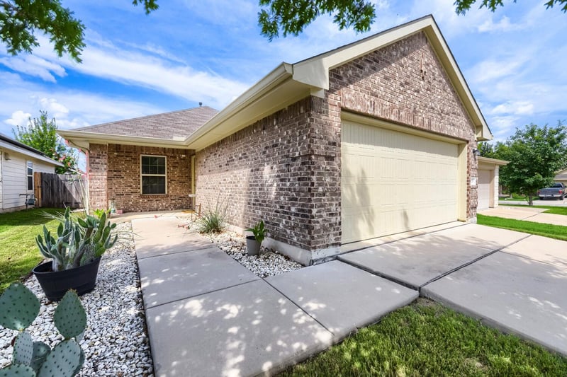 7216 Razors Edge DR, Austin, TX 78744