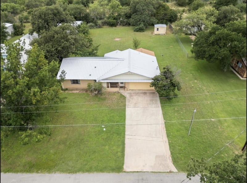 301 Reven Acres DR, Kingsland, TX 78639