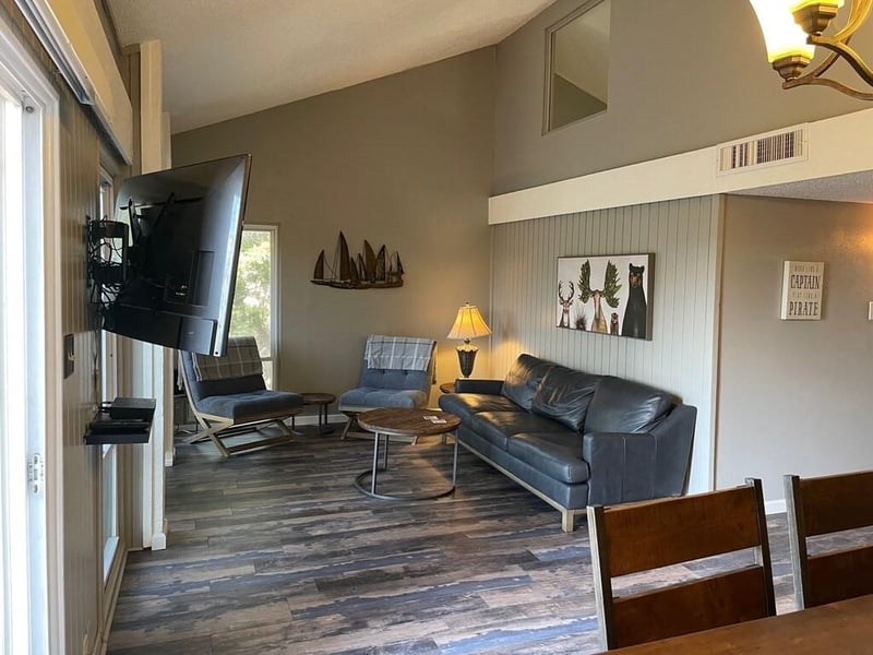 329 Venture BLVD S, Point Venture, TX 78645