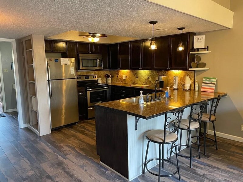 329 Venture BLVD S, Point Venture, TX 78645