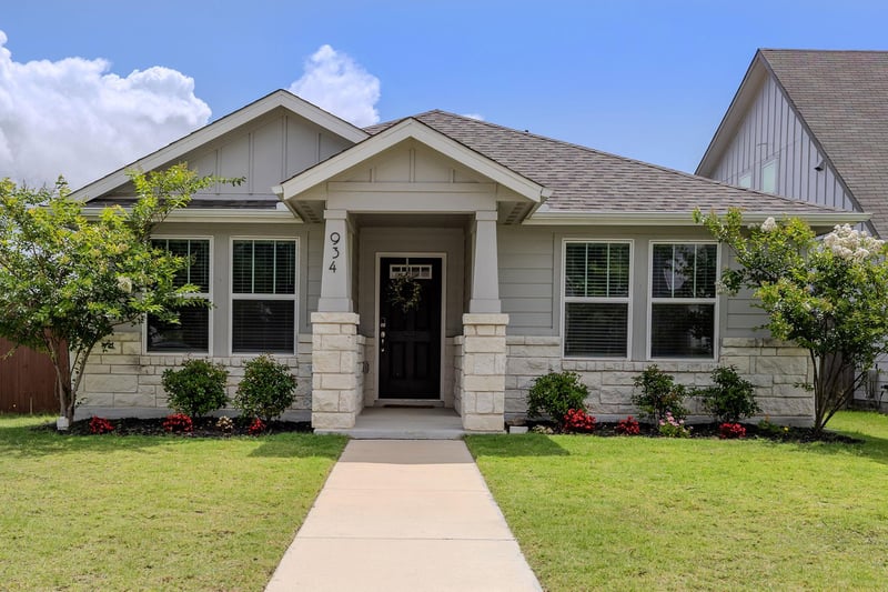 934 Main ST, Hutto, TX 78634