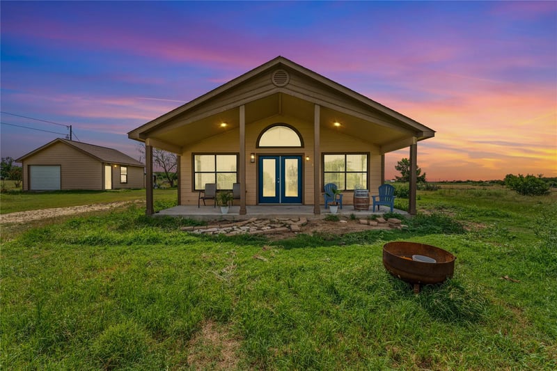 1325 County Road 269, Oglesby, TX 76561