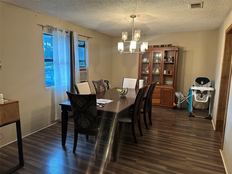 1205 10th ST, Cameron, TX 76520