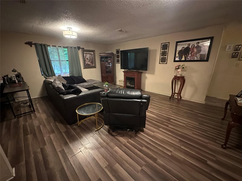 1205 10th ST, Cameron, TX 76520