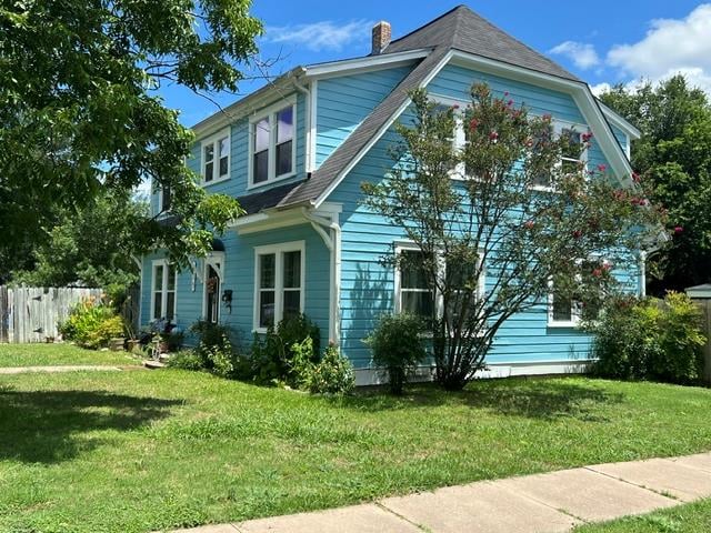 215 7th ST, Taylor, TX 76574