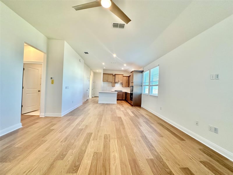 541 Porter Country PKWY, Buda, TX 78610