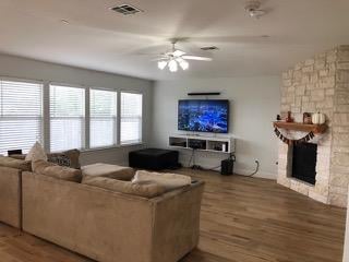 124 Silk Tree LN, Round Rock, TX 78664