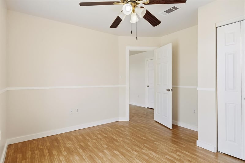 240 Park Meadow DR, Jarrell, TX 76537