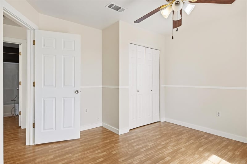 240 Park Meadow DR, Jarrell, TX 76537
