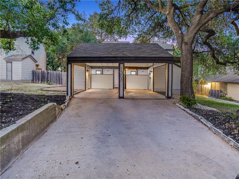 1308 Matthews LN #A, Austin, TX 78745