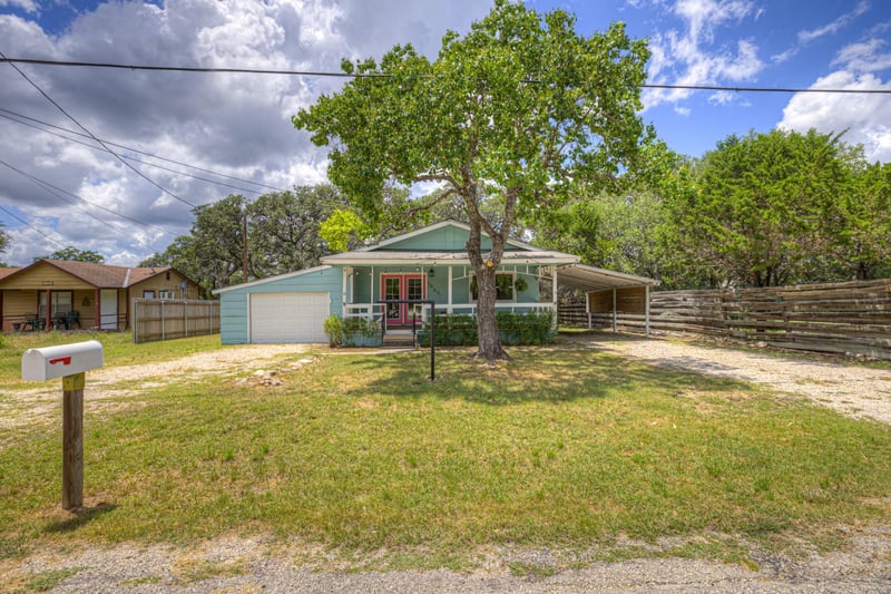 1685 Lakeview DR, Canyon Lake, TX 78133