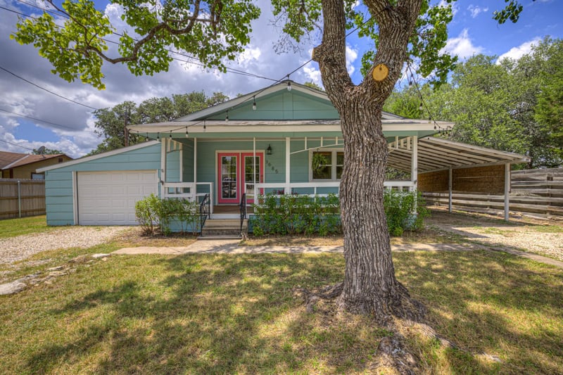 1685 Lakeview DR, Canyon Lake, TX 78133